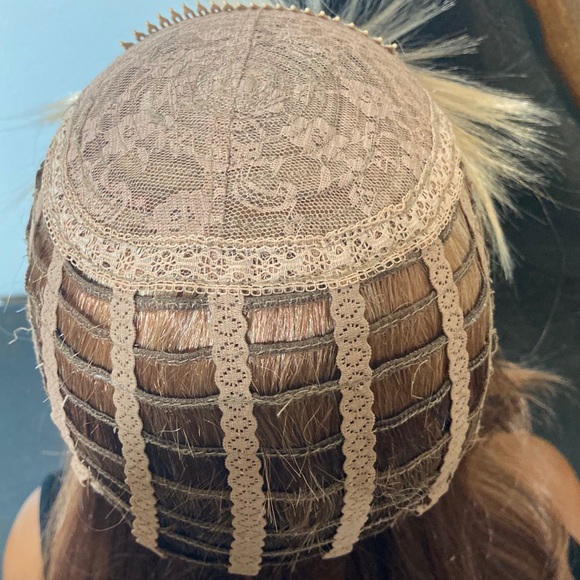 ALLISON - Picture 4 of 4